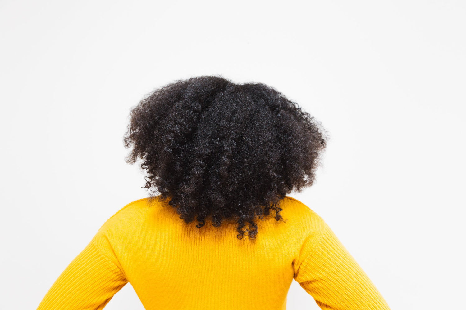 How to Dry Afro Hair Without Heat (4 Top Tips)